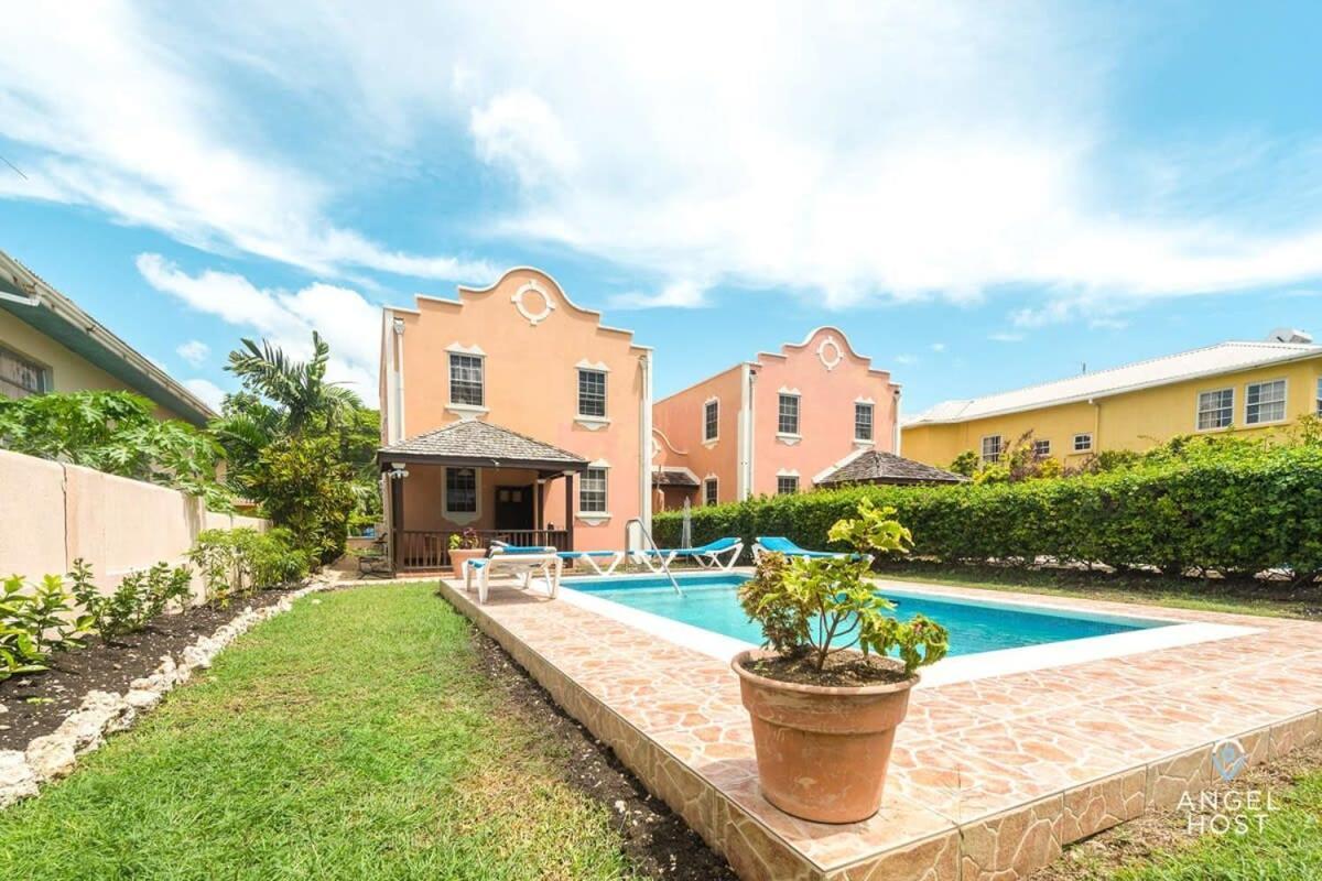 2-Story Townhome With Private Pool, Ideal For Group! 크리스트 처치 외부 사진